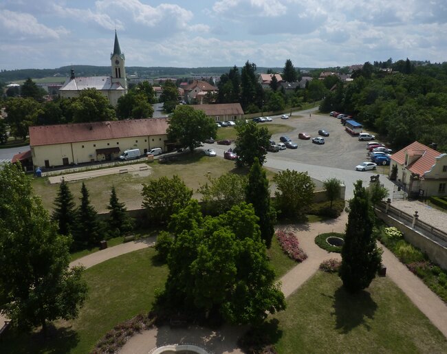 Výhled z věže v létě