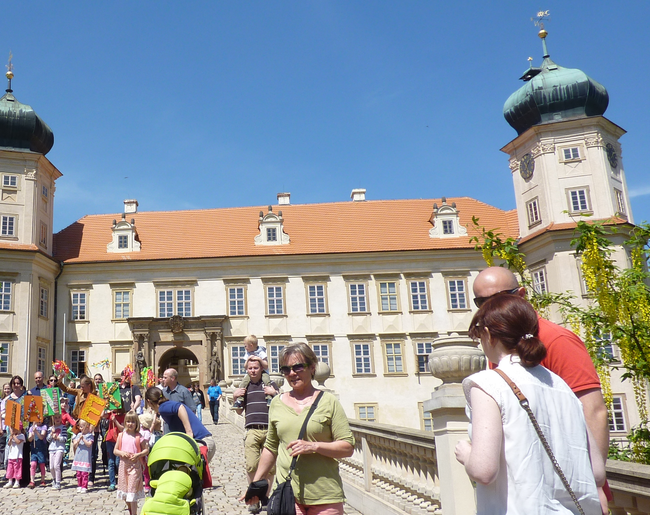 Slavnostní průvod Slavnostní průvod