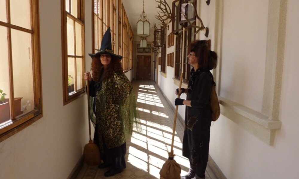 V arkádové chodbě